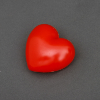 5 rote Herzen aus Kunststoff