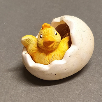 Keramikfigur Küken im Ei
