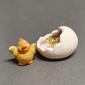 Keramikfigur Küken im Ei