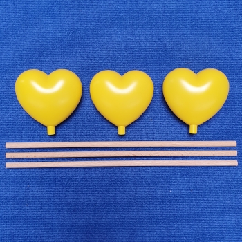 3 Stück gelbe Herzen mit Holzstab