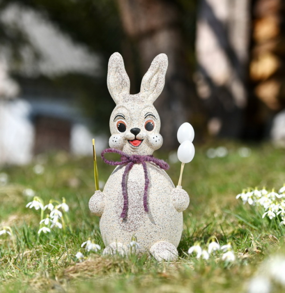 Großer Hase 45cm hoch gelb mit braunem Bauch